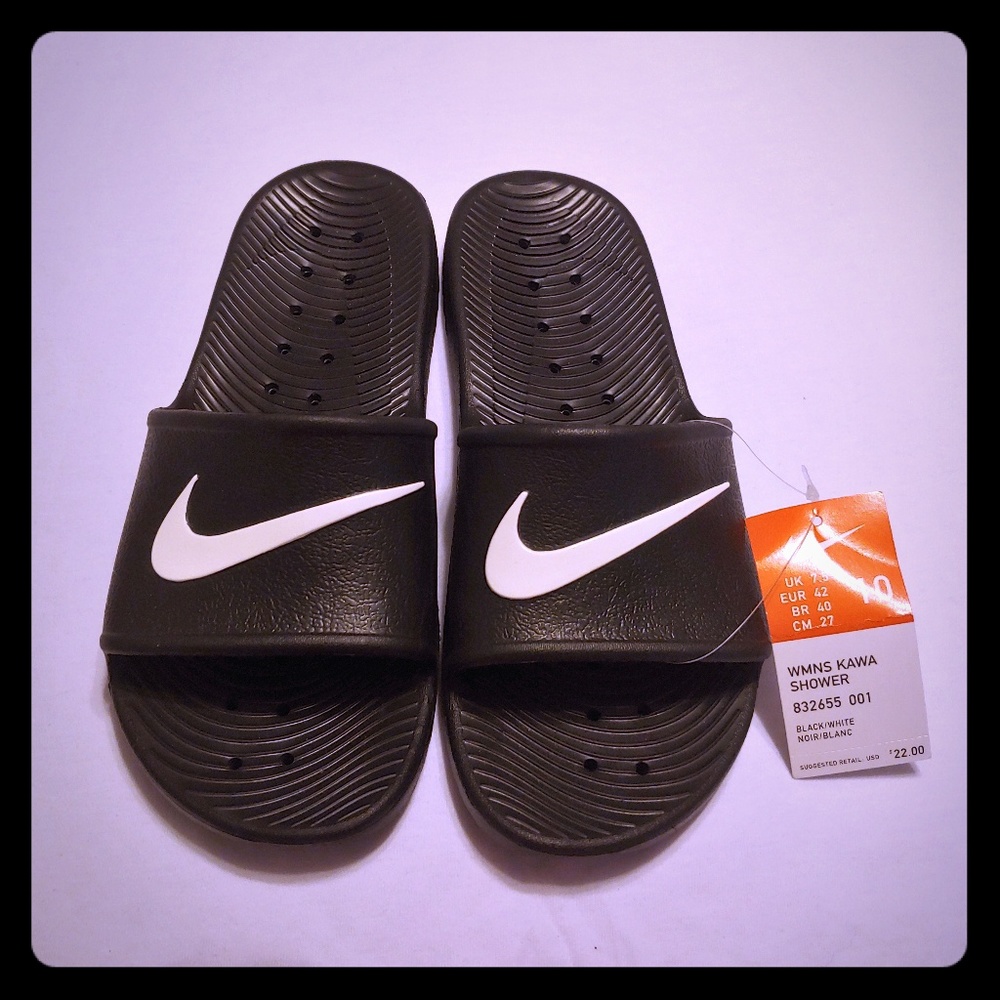 🌺SOLD!🌺 Nike Athletic Slides
